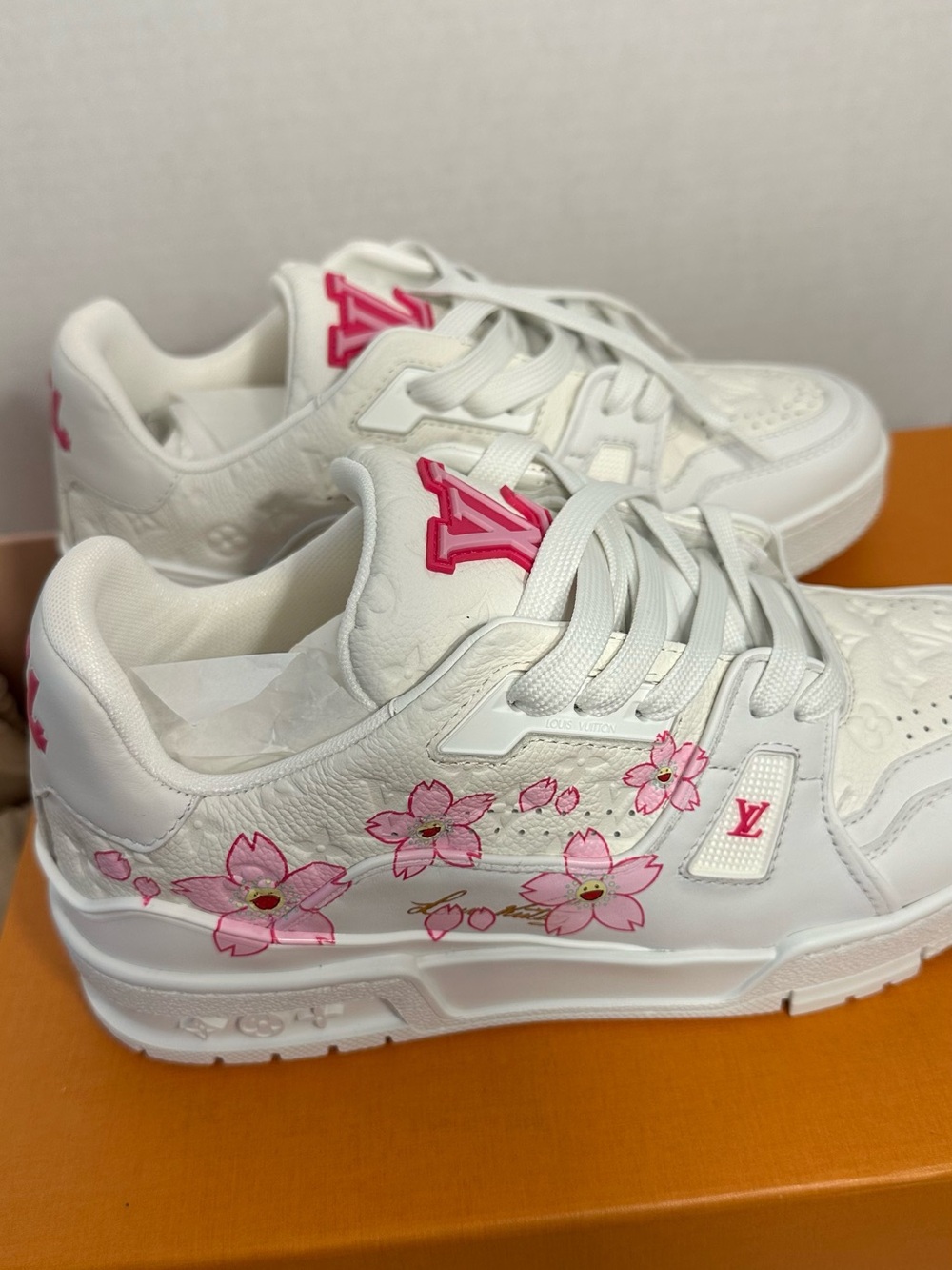 NEW LOUIS VUITTON 2025 LV x TM
Takashi Murakami Cherry Blossom Trainer Sneaker.
